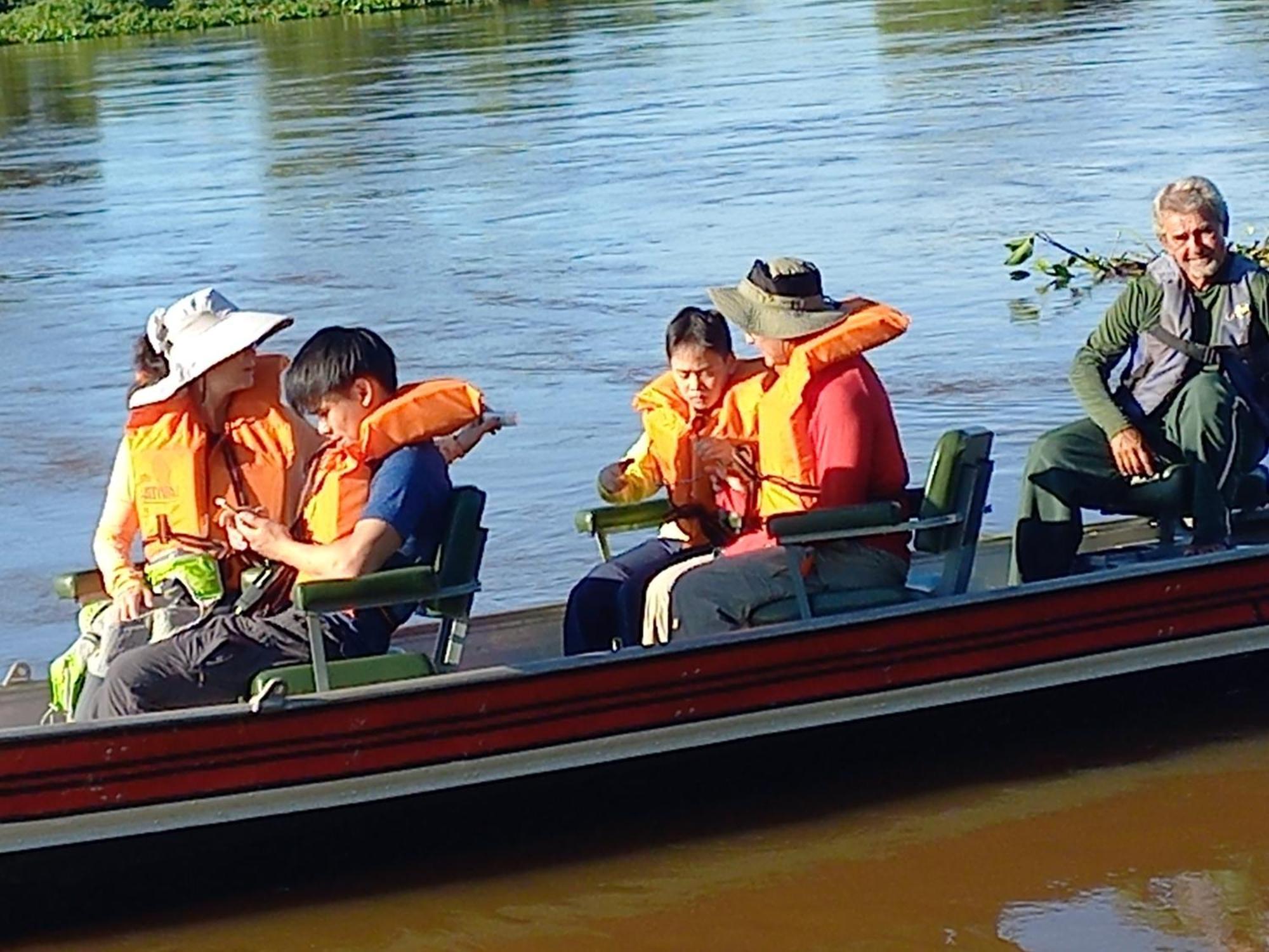 Barco Casa Pantanal Toca Da Onca Hotel en barco Poconé